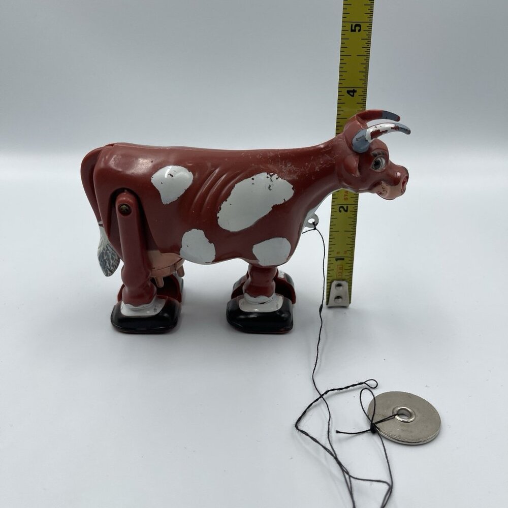 Vintage Marx Milking Cow Walk-A-Way Toy Walking Action Works! - Picture 13 of 16